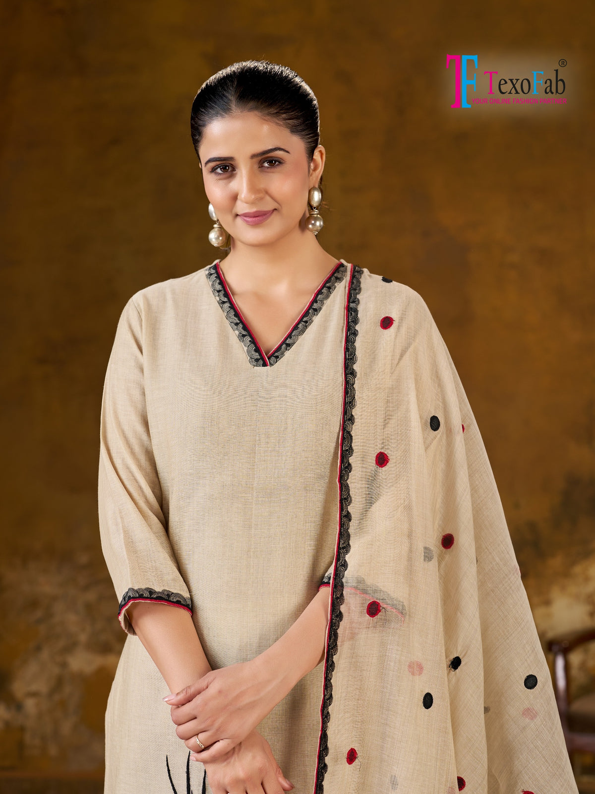 Premium quality Handloom Cotton outfit For This  season 2027 elegant aur comfortable look Designer wear  kurti pant dupatta set by Texofab